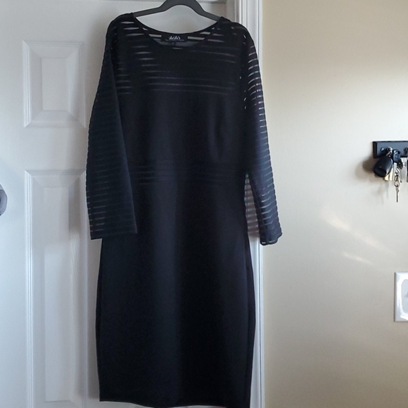 Lulus Dresses & Skirts - Lulu's black mini dress size L